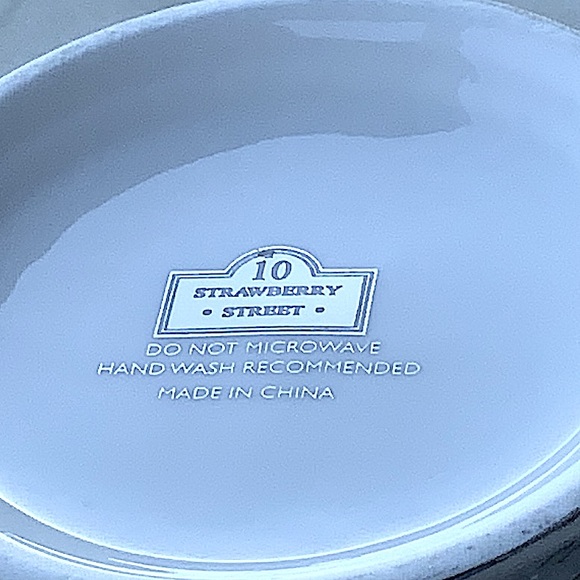 10 STRAWBERRY STREET MUG SILVER METALLIC FOOTED 12 FL OZ - Picture 8 of 8